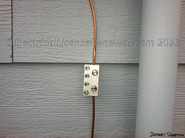 In Oregon, either an intersystem bonding terminal can be used or an exposed and supported length of #6 bare copper conductor is permitted for connecting intersystem bonding conductors.